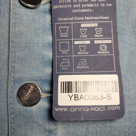NWT Anna-Kaci Light Blue Chambray/Denim Button front skirt size Small - Picture 9 of 9